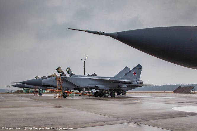 Cận cảnh ‘lá chắn’ MiG-31BM của Nga ở Bắc Cực - ảnh 12