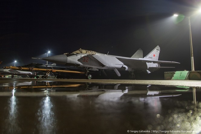 Cận cảnh ‘lá chắn’ MiG-31BM của Nga ở Bắc Cực - ảnh 16