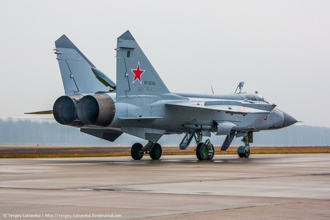 Cận cảnh ‘lá chắn’ MiG-31BM của Nga ở Bắc Cực - ảnh 5