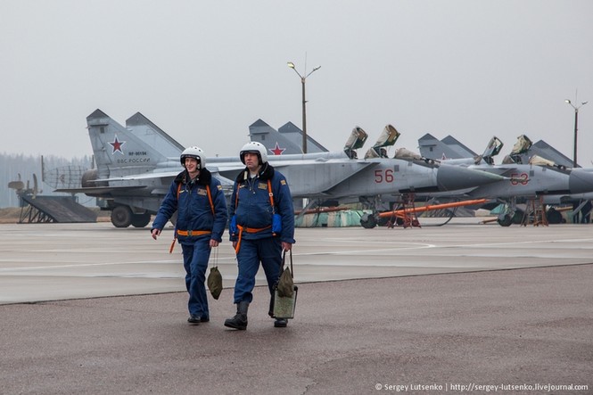 Cận cảnh ‘lá chắn’ MiG-31BM của Nga ở Bắc Cực - ảnh 7
