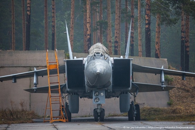 Cận cảnh ‘lá chắn’ MiG-31BM của Nga ở Bắc Cực - ảnh 8