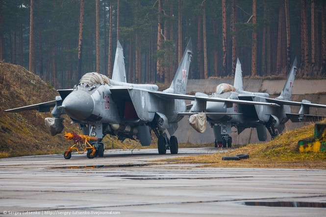 Cận cảnh ‘lá chắn’ MiG-31BM của Nga ở Bắc Cực - ảnh 9