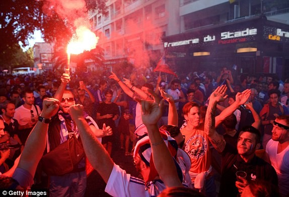 Sân Stade Velodrome rừng rực trước đại chiến Pháp - Đức - ảnh 6