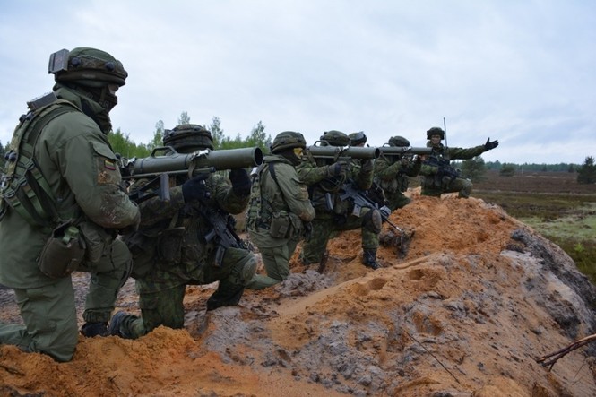 NATO tập trận cực lớn cận kề biên giới Nga - ảnh 10