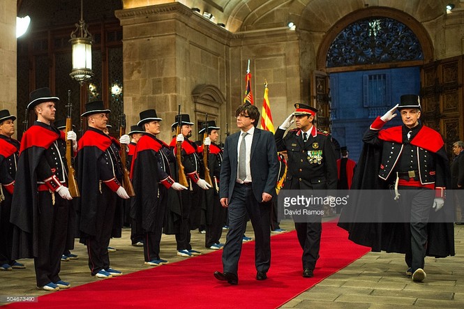 Hoãn tuyên bố độc lập: ‘Bước lùi’ khôn ngoan của Catalonia - ảnh 1
