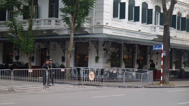 An ninh thắt chặt quanh khách sạn Metropole - ảnh 11