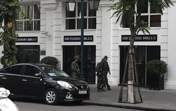 An ninh thắt chặt quanh khách sạn Metropole - ảnh 12