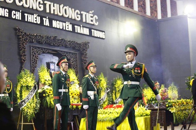Thiếu tá phi công Nguyễn Thành Trung trở về đất mẹ - ảnh 17