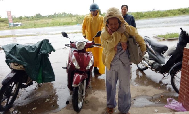 Bão Tembin đổ bộ - ảnh 28