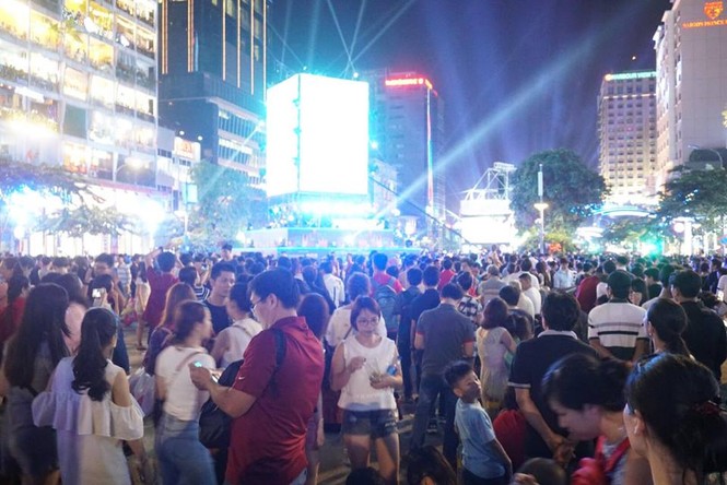 Việt Nam bước sang năm mới 2018 - ảnh 57