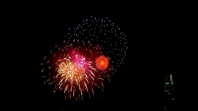 Việt Nam bước sang năm mới 2018 - ảnh 1