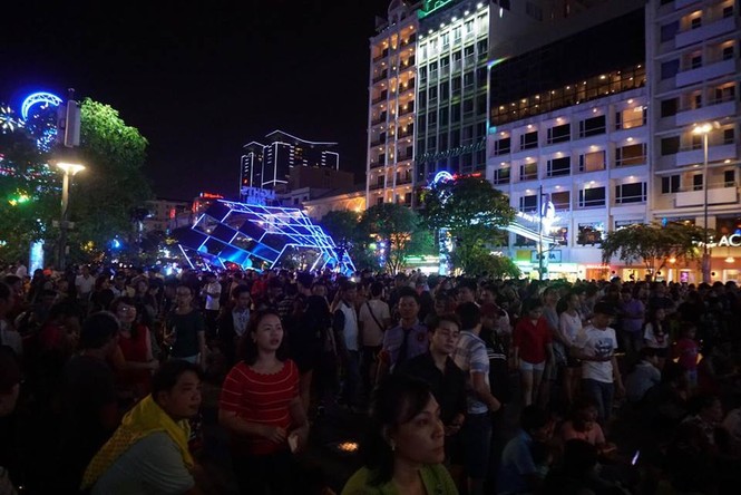 Việt Nam bước sang năm mới 2018 - ảnh 58
