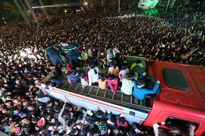Việt Nam bước sang năm mới 2018 - ảnh 16