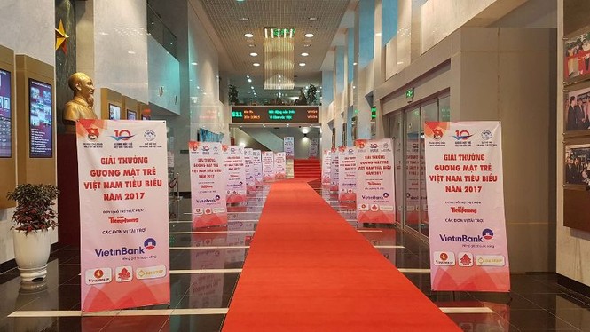 Thủ tướng trao giải thưởng Gương mặt trẻ Việt Nam tiêu biểu năm 2017 - ảnh 42