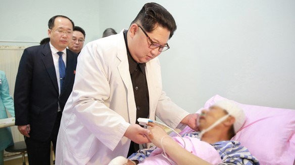 Ông Kim Jong-un đến sứ quán Trung Quốc chia buồn vụ tại nạn xe buýt - ảnh 2