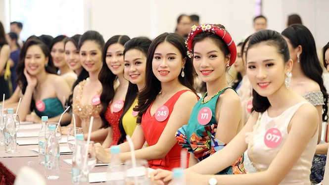 Hé mở 'Ánh sáng' và hình tượng Nữ thần Mặt Trời đêm Chung kết HHVN - ảnh 23
