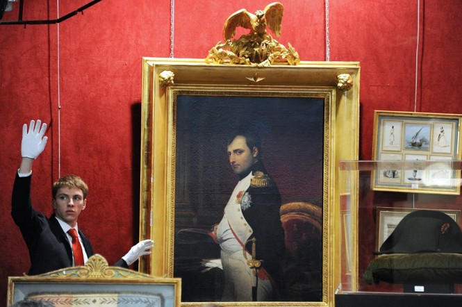 Chi hơn 2 triệu đô để mua mũ của 'chiến thần' Napoleon - ảnh 4