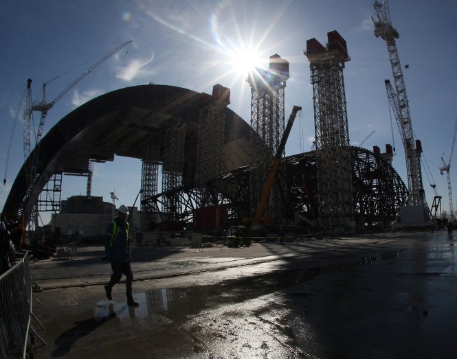 Gấp rút xây mái vòm khổng lồ, an toàn cho Chernobyl - ảnh 2