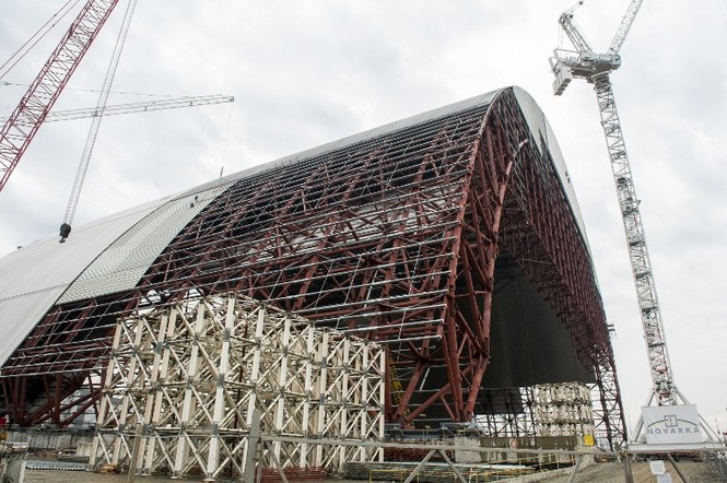 Gấp rút xây mái vòm khổng lồ, an toàn cho Chernobyl - ảnh 3
