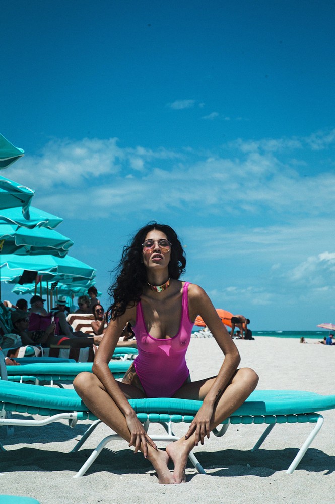 Sôi động với “tiệc bikini” thiêu đốt ngày hè - ảnh 3