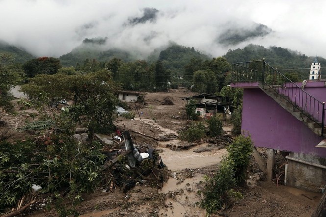 Mexico tan hoang kinh hoàng sau cơn bão khiến 38 người thiệt mạng - ảnh 11