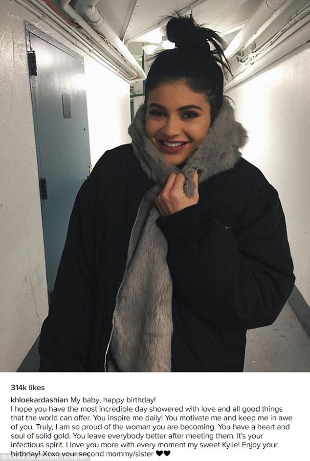 Kylie Jenner khoe 3 vòng nóng bỏng mừng sinh nhật 19 tuổi - ảnh 10
