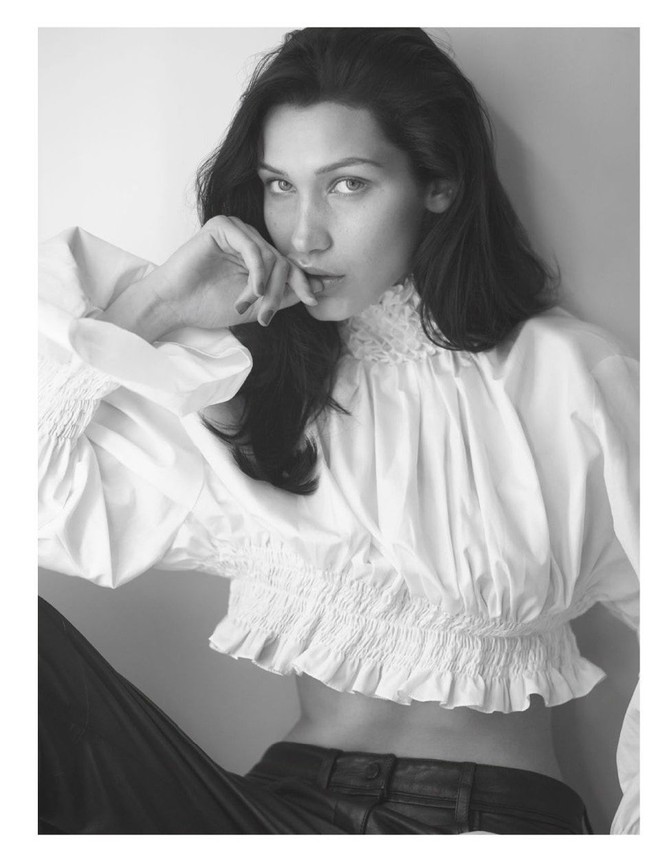 Bella Hadid bán nude, khoe đường cong cực quyến rũ - ảnh 5
