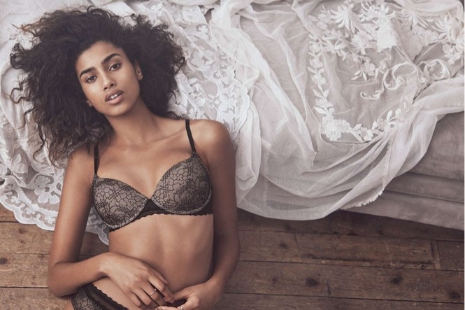 Mê mẩn ngắm đường cong 'bỏng rẫy' của Imaan Hammam - ảnh 1