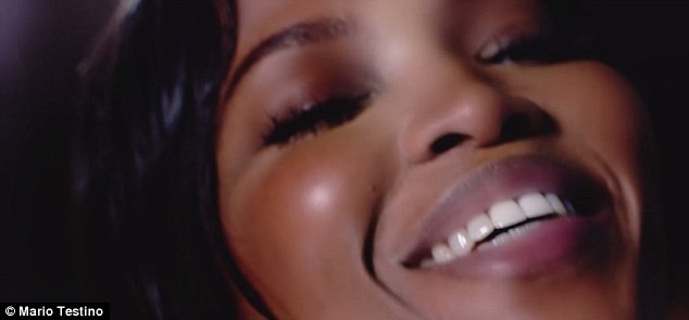 'Báo đen' Naomi Campbell chưa bao giờ thôi nóng bỏng - ảnh 5