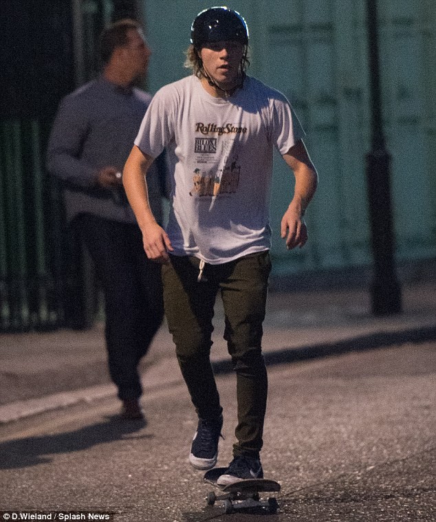 Brooklyn Beckham chia tay Chloe Moretz sau 4 tháng hẹn hò - ảnh 5