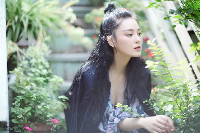 'Quả bom sex' Trương Hinh Dư khoe vẻ đẹp đầy ma lực - ảnh 6