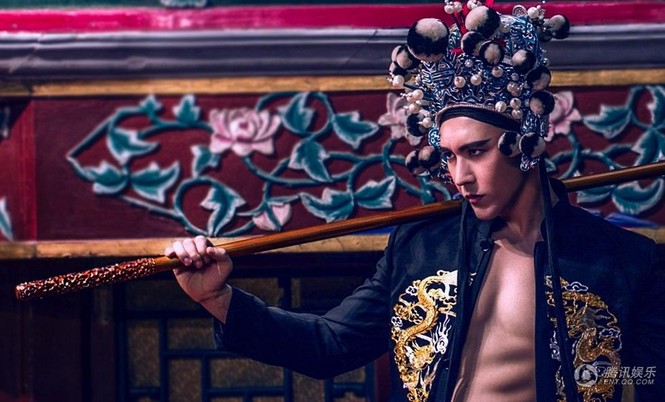 Mỹ nhân Chung Lệ Đề khoe ảnh cưới cực độc đáo và lạ mắt - ảnh 11