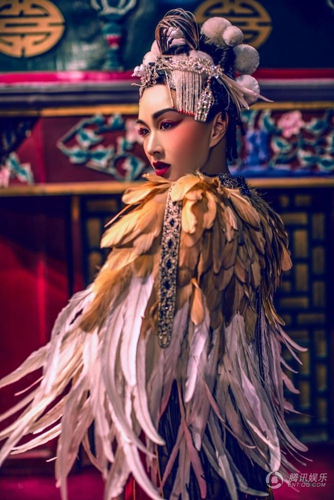 Mỹ nhân Chung Lệ Đề khoe ảnh cưới cực độc đáo và lạ mắt - ảnh 4