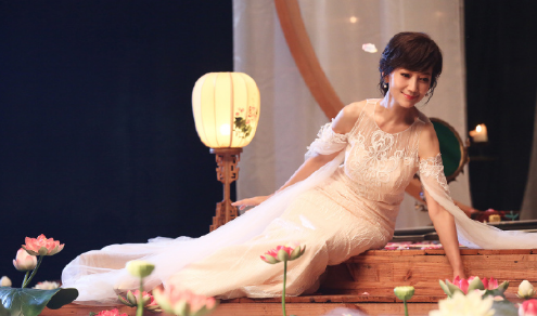 Nhan sắc quá tươi trẻ của mỹ nhân 'Bến Thượng Hải' - ảnh 1