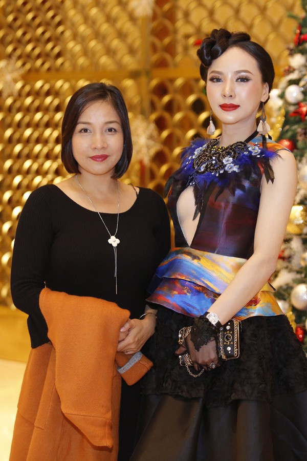 Ngọc Trinh diện đầm gợi cảm khoe dáng chuẩn tại đám cưới Nhật Thủy - ảnh 7