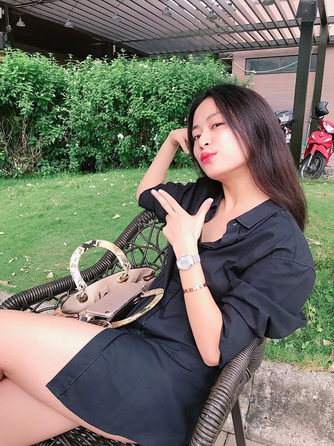 Hoàng Thuỳ Linh: mỹ nhân có gương mặt gợi cảm và vóc dáng quyến rũ - ảnh 6