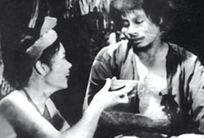 BẢN TIN Showbiz 10/12: Hai con nuôi Việt Nam khóc ngất đưa tang huyền thoại nước Pháp - ảnh 3