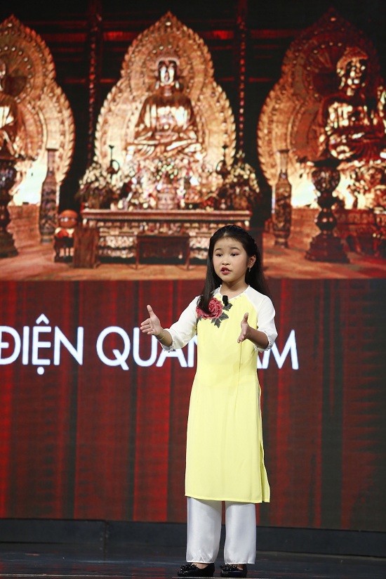 Lại Văn Sâm trầm trồ thán phục cô bé người Mỹ 'bẻ' ngược người - ảnh 3