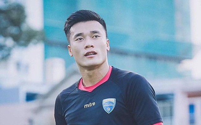 Lâm Khánh Chi tặng quà 4000 USD cho thủ môn Tiến Dũng của U23 Việt Nam - ảnh 1