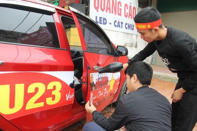 Cổ động viên ngồi xe lăn, truyền máu vẫn cuồng nhiệt cổ vũ U23 Việt Nam - ảnh 94