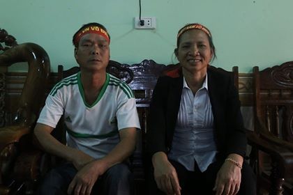 Cổ động viên ngồi xe lăn, truyền máu vẫn cuồng nhiệt cổ vũ U23 Việt Nam - ảnh 53