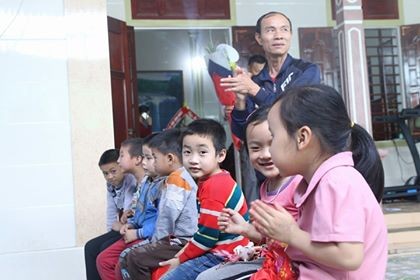 Cổ động viên ngồi xe lăn, truyền máu vẫn cuồng nhiệt cổ vũ U23 Việt Nam - ảnh 56