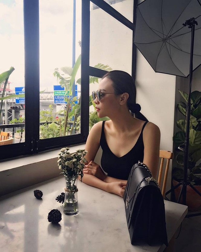 Giữa ồn ào trục trặc với Cường Đô la, Đàm Thu Trang vẫn mặc táo bạo - ảnh 5