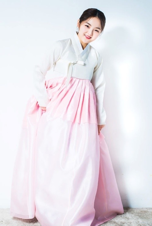 Dàn sao Hàn Quốc khoe sắc với hanbok chào năm mới Mậu Tuất - ảnh 1