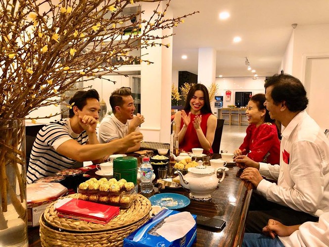 Kim Lý đón năm mới ngay tại nhà Hồ Ngọc Hà - ảnh 2