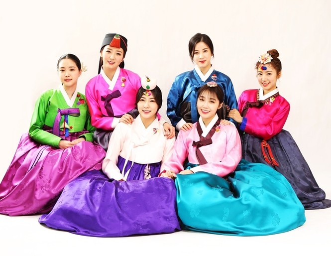 Dàn sao Hàn Quốc khoe sắc với hanbok chào năm mới Mậu Tuất - ảnh 7