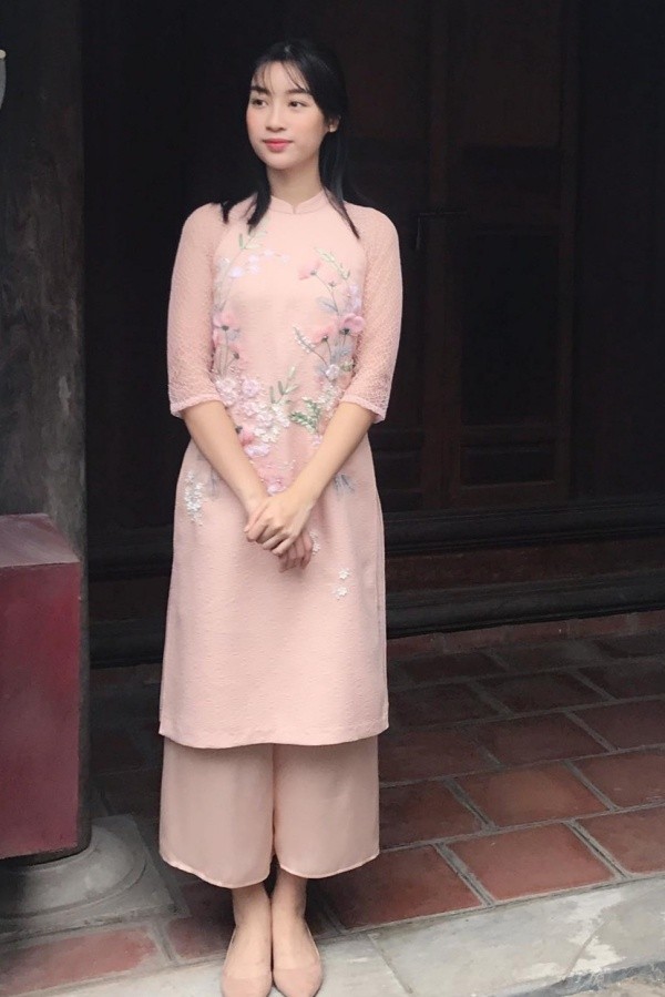 Các hoa hậu, á hậu cùng loạt sao Việt rạng rỡ đón Tết bên chồng - ảnh 5