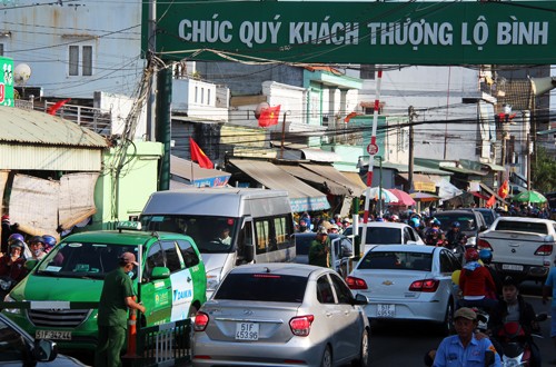 5 ôtô tông nhau trên cao tốc TPHCM - Long Thành gây ùn ứ kéo dài - ảnh 1