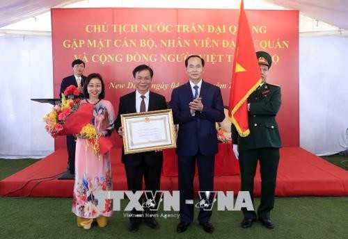 Chủ tịch nước thăm cán bộ, nhân viên Đại sứ quán Việt Nam tại Ấn Độ - ảnh 1