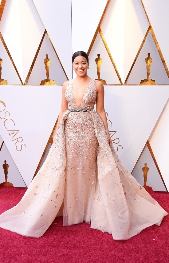 Loạt sao nữ chuộng mốt cắt xẻ táo bạo trên thảm đỏ Oscar - ảnh 8